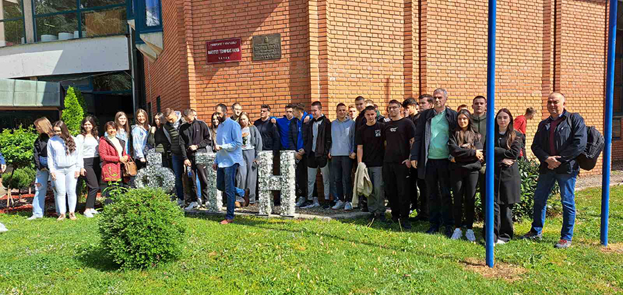 Матуранти из Прибоја у посети Факултету техничких наука у Чачку